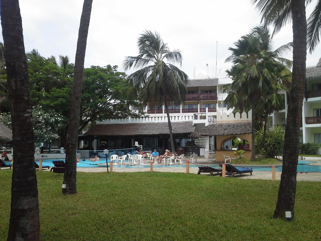 Bamburi Beach Hotel Exteriör bild