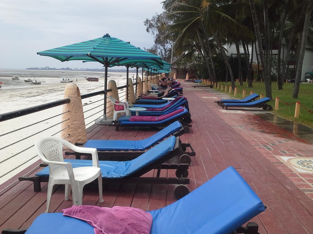 Bamburi Beach Hotel Exteriör bild