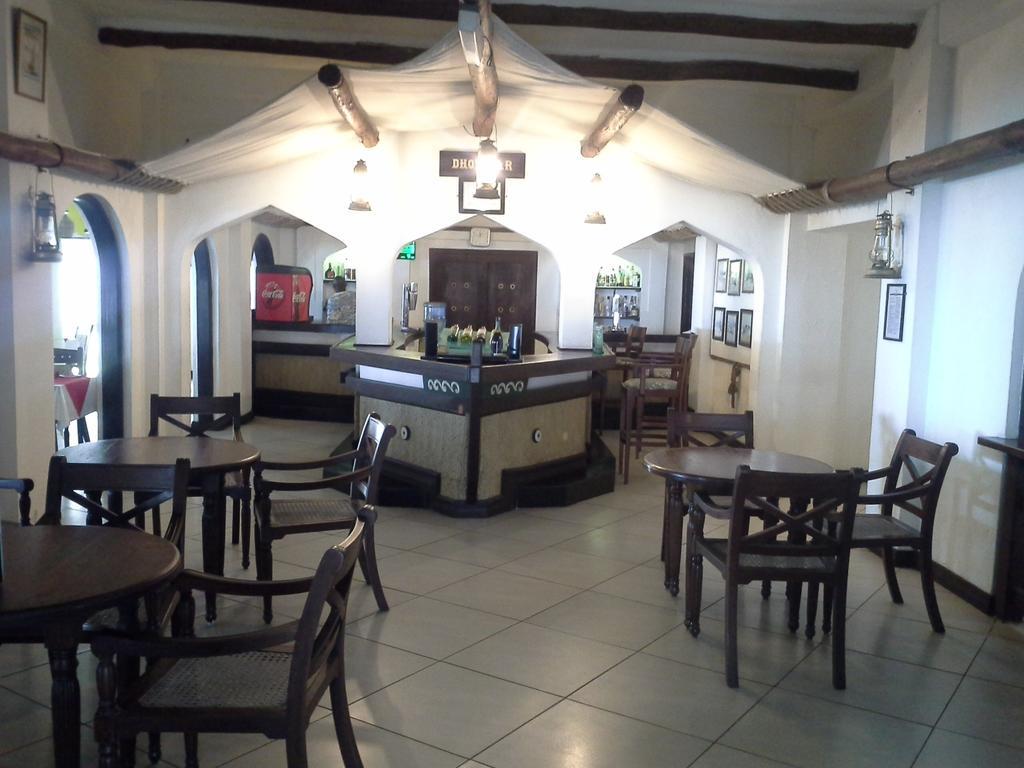 Bamburi Beach Hotel Exteriör bild