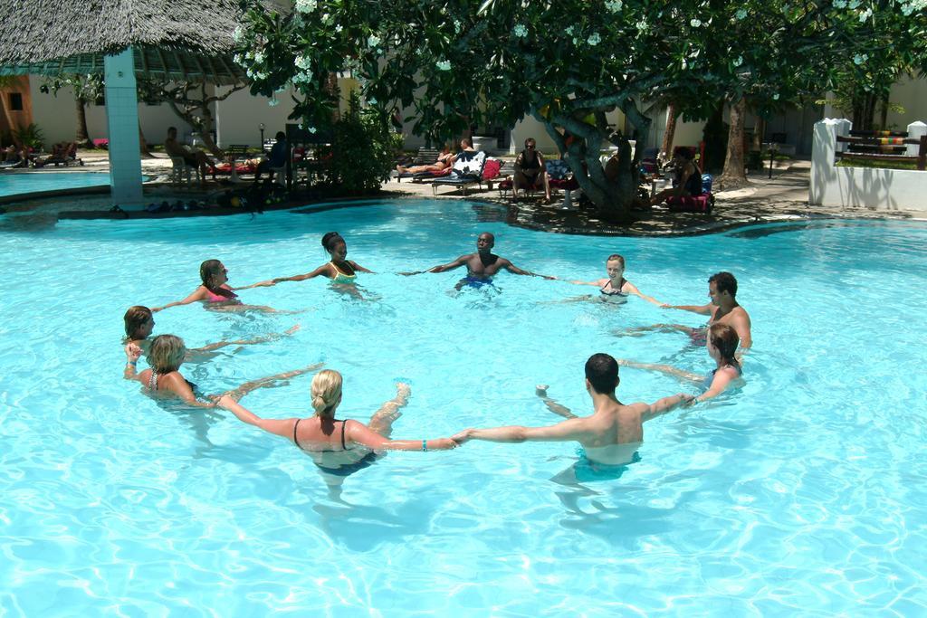 Bamburi Beach Hotel Exteriör bild