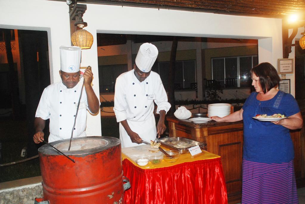 Bamburi Beach Hotel Exteriör bild