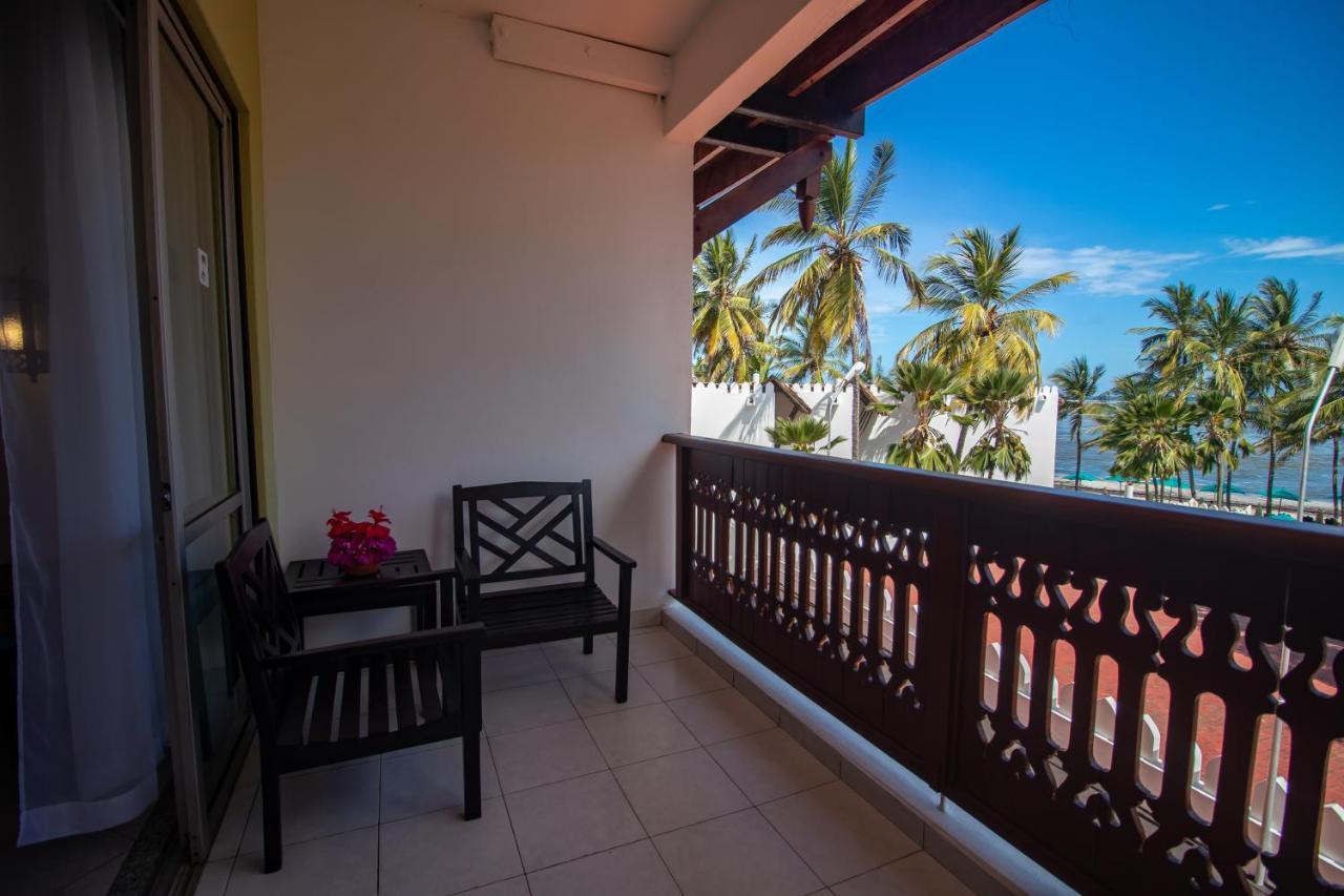 Bamburi Beach Hotel Exteriör bild
