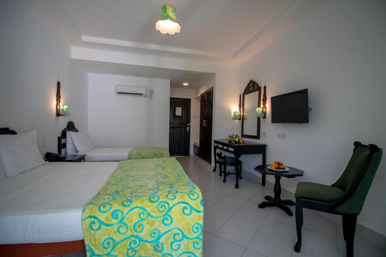 Bamburi Beach Hotel Exteriör bild