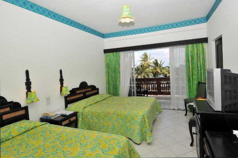 Bamburi Beach Hotel Exteriör bild