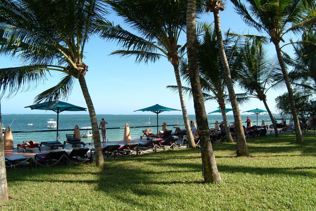Bamburi Beach Hotel Exteriör bild
