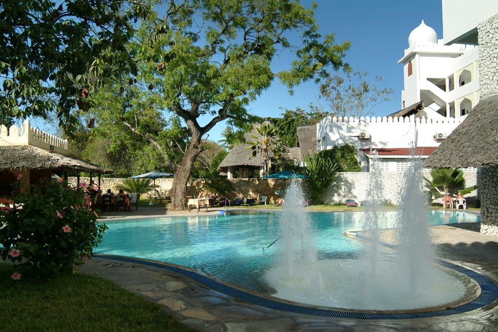Bamburi Beach Hotel Exteriör bild